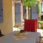 A L'abri Du Mistral By Interhome بيت للعطل Collorgues