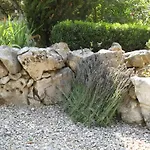 A L'abri Du Mistral By Interhome بيت للعطل
