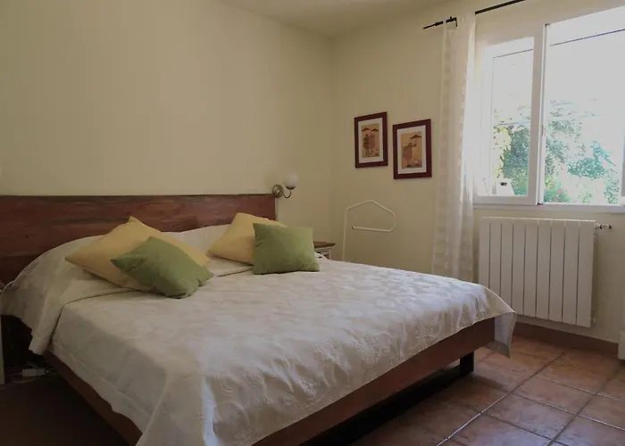 A L'abri Du Mistral By Interhome *